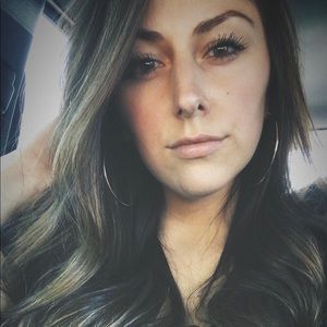 Meet your Posher, Alyssa-ann